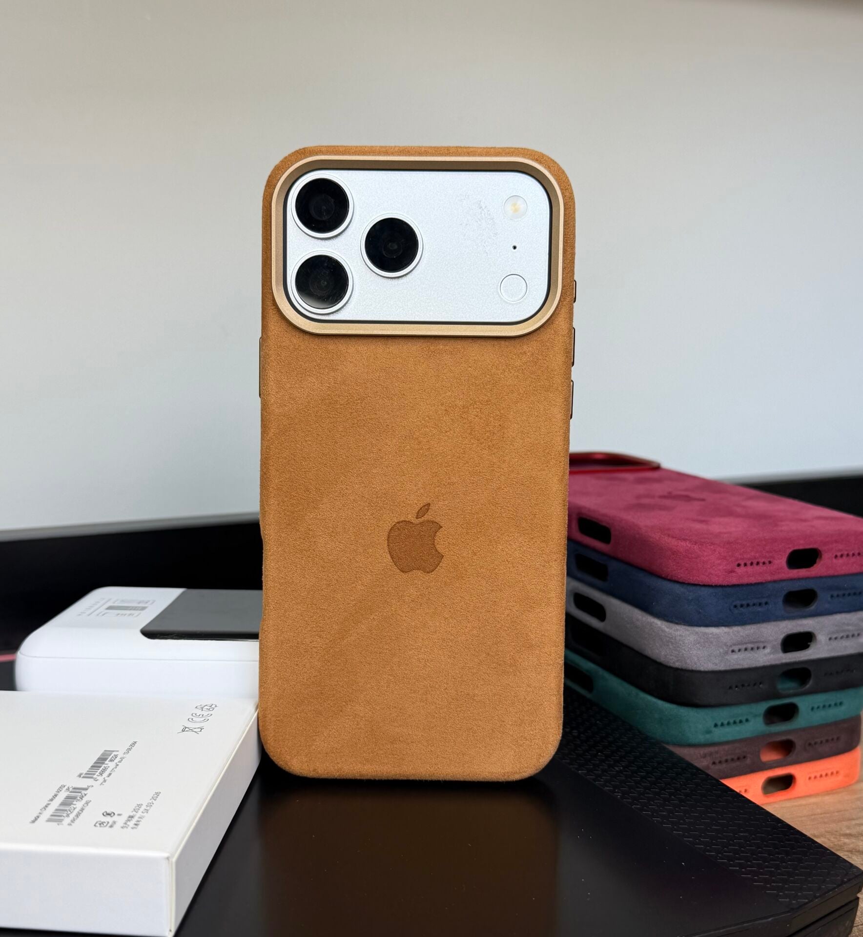 iPhone Süet MagSafe Kılıf - Camel