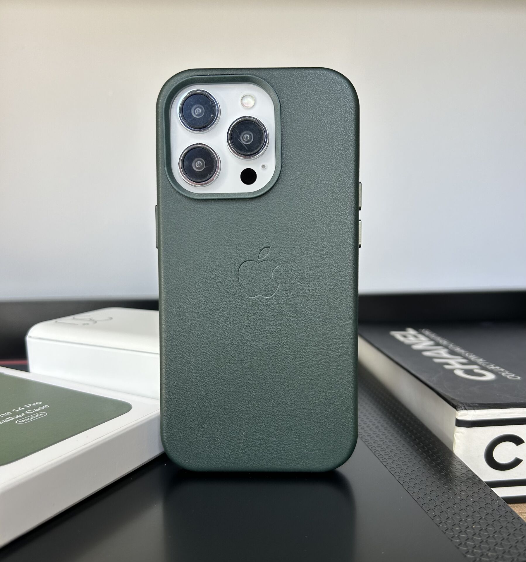 Apple MagSafe Özellikli Deri Kılıf - Sekoya Yeşili