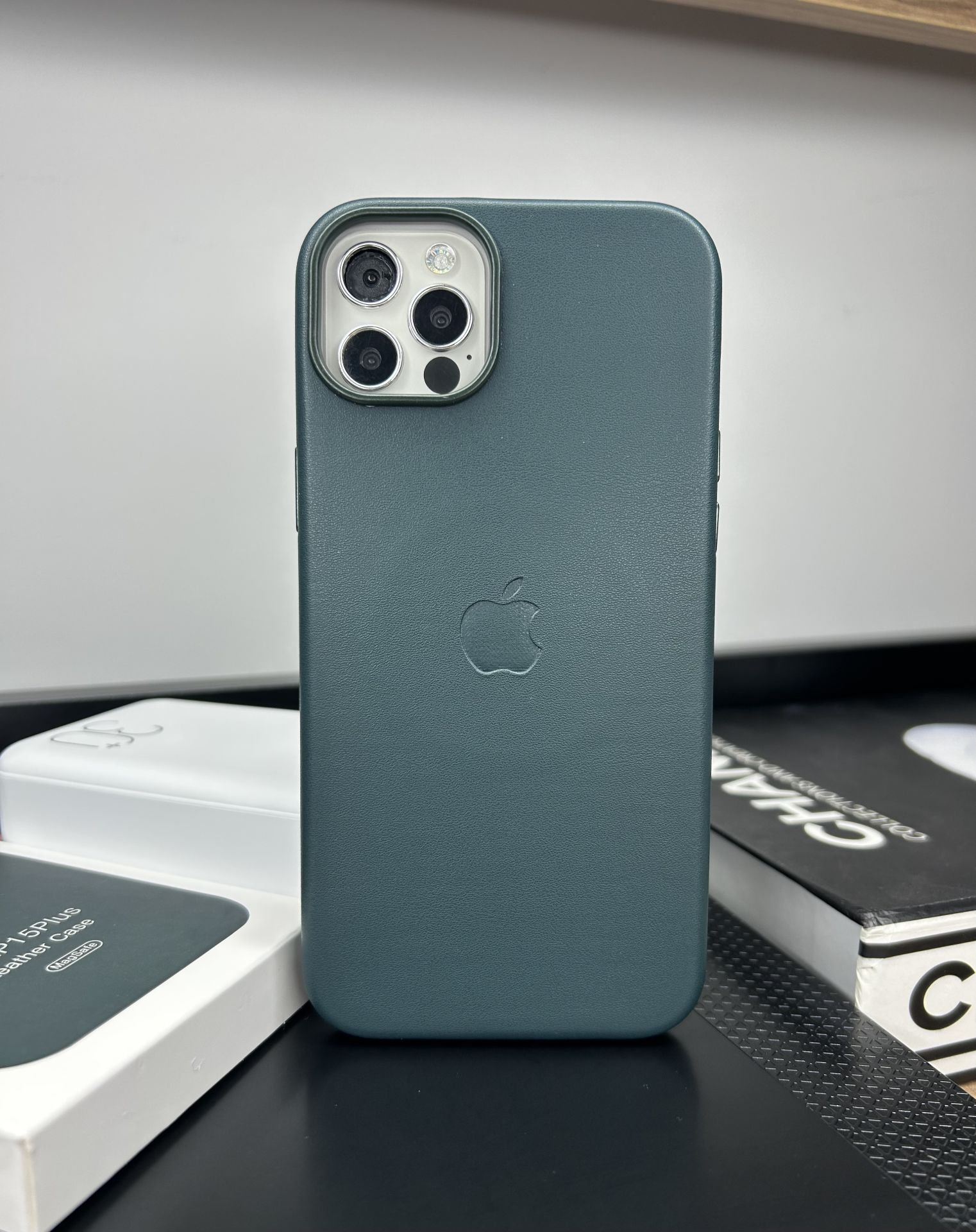 Apple MagSafe Özellikli Deri Kılıf - Sekoya Yeşili