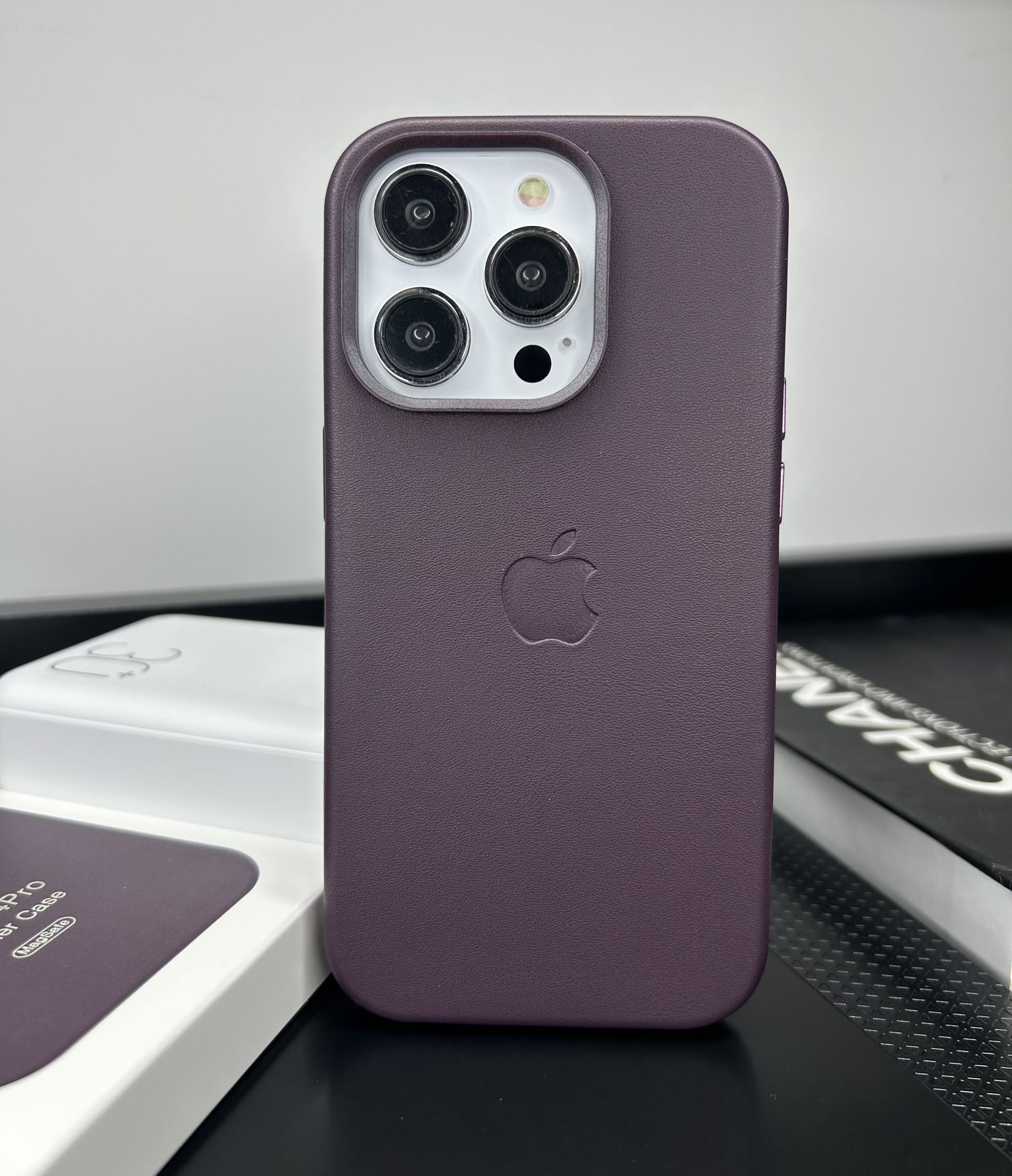 Apple MagSafe Özellikli Deri Kılıf - Derin Mor