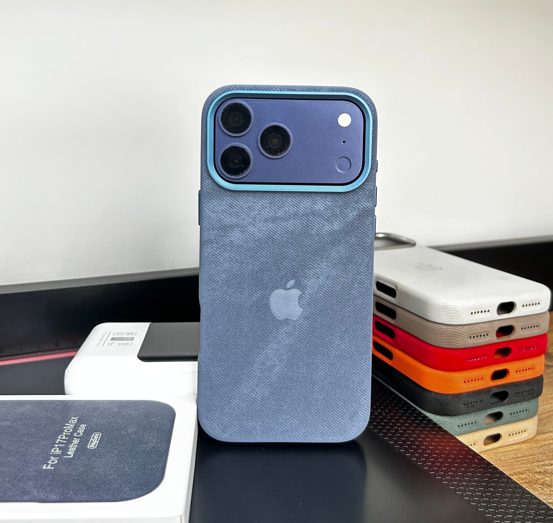 iPhone Kadife MagSafe Kılıf - Lavander Grey