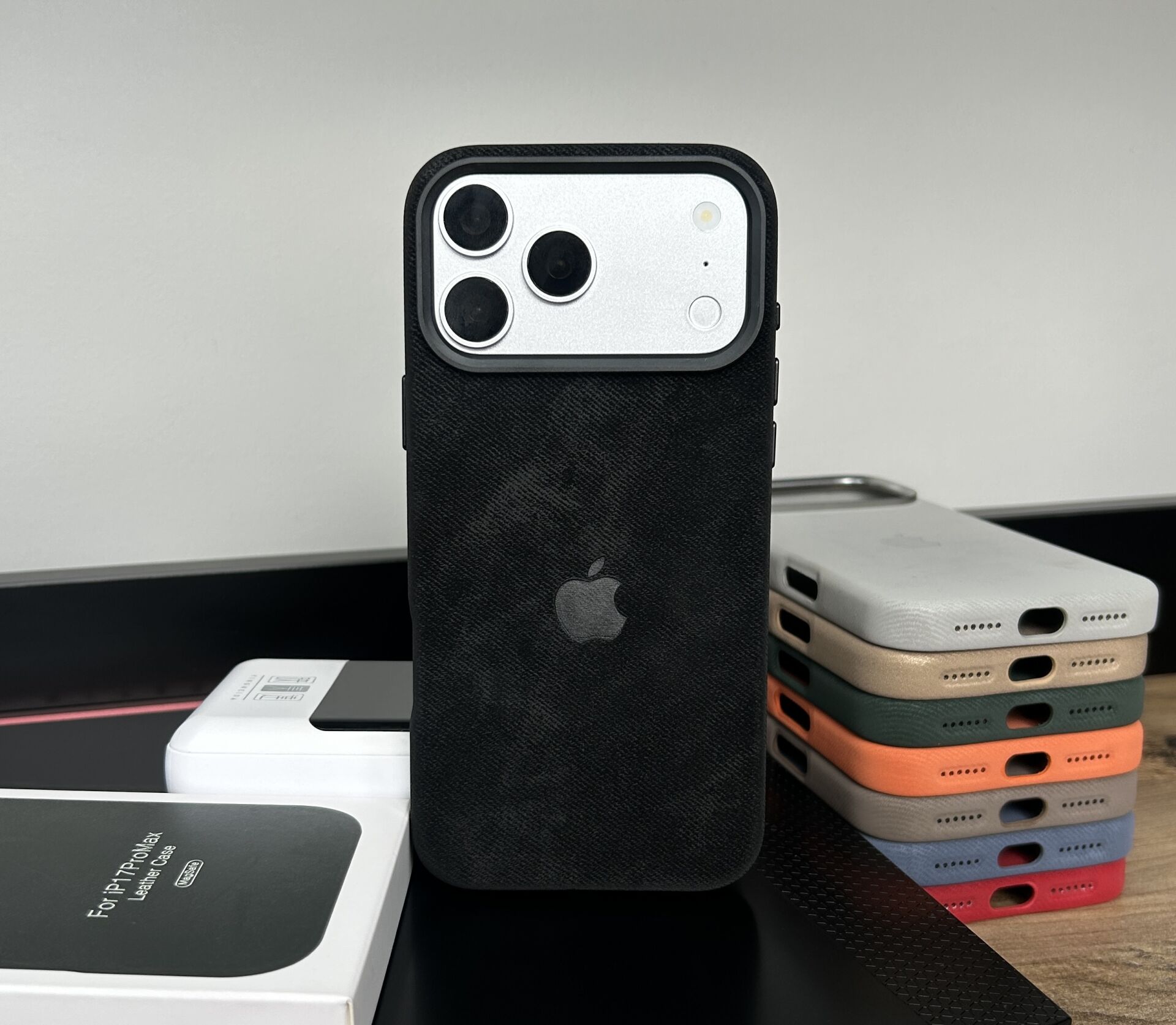 iPhone Kadife MagSafe Kılıf - Siyah
