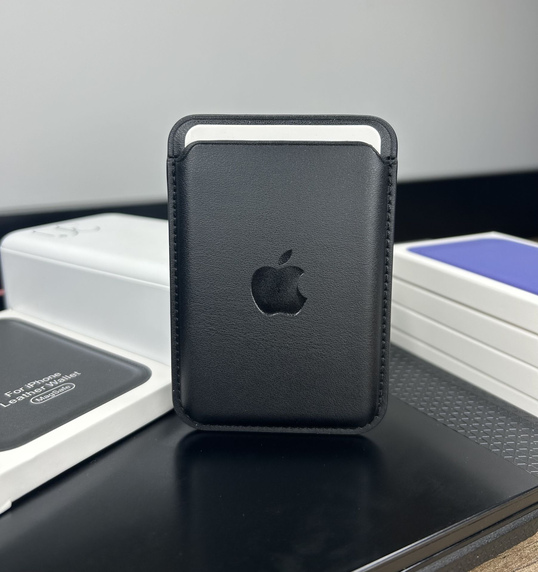 Apple MagSafe Özellikli Deri Cüzdan - Siyah