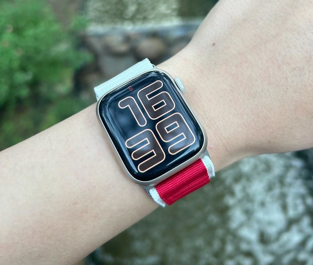 Apple Watch Alpine Loop Kordon - Kırmızı/Yıldız Işığı