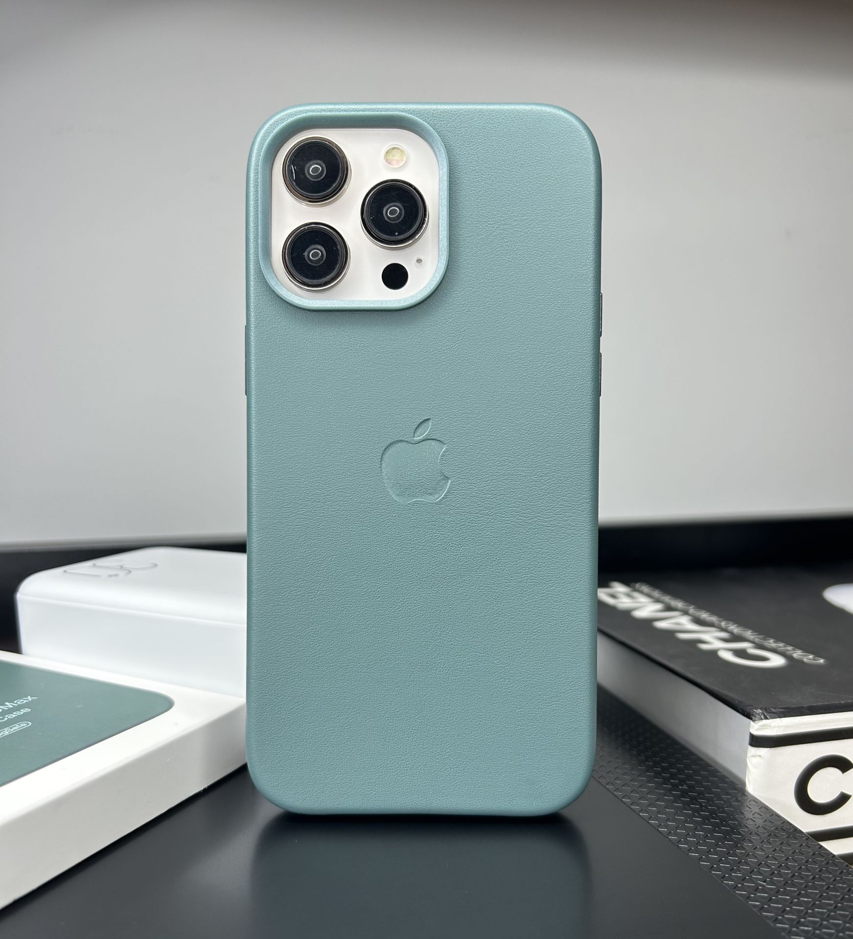 Apple MagSafe Özellikli Deri Kılıf - Çam Yeşili