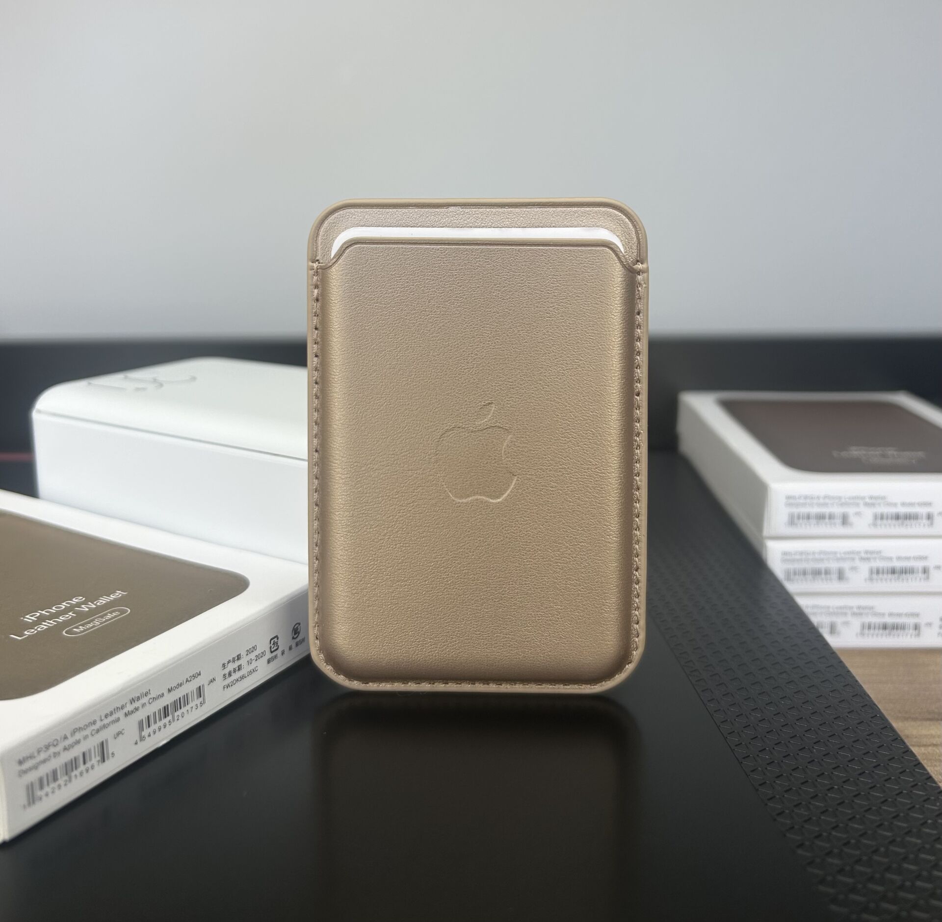 Apple MagSafe Özellikli Deri Cüzdan - Gold