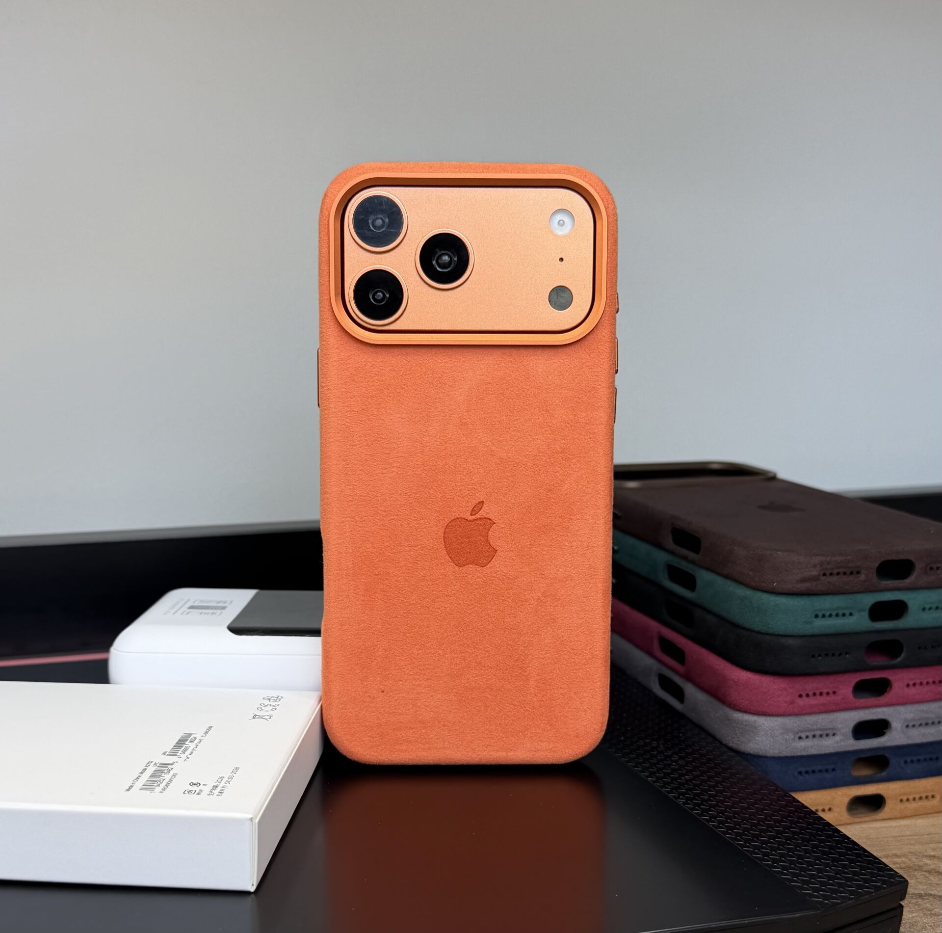iPhone Süet MagSafe Kılıf - Turuncu